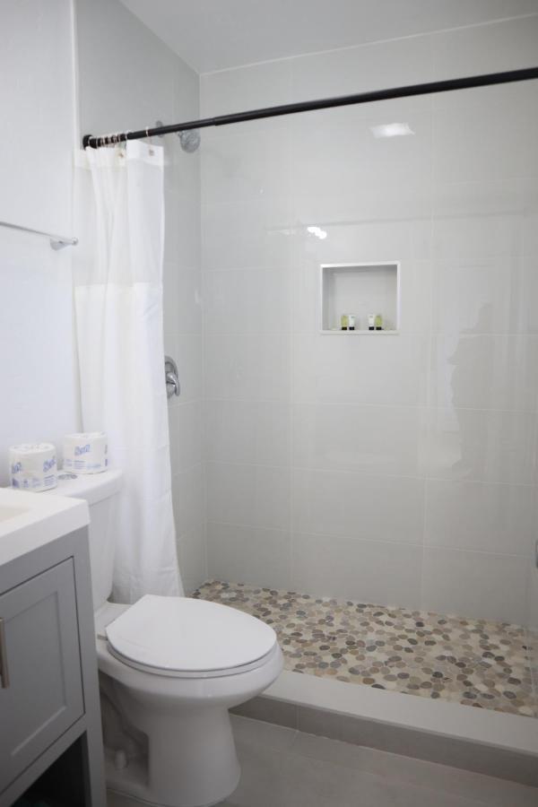 Singer Island Inn Studio/ Walk To The Beach Уест Палм Бийч Екстериор снимка